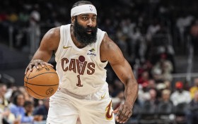 今天10中2！哈登生涯抢七投篮命中率34.1% 三分命中率低至20.3%