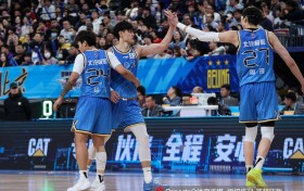 北京在阵容调整上做得非常成功 上海下半场的调整太慢了