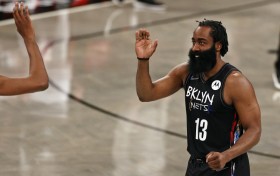 弗莱：东契奇的软组织伤病就是因为胖 哈登拉伤也是因在篮网发福