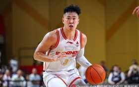 记者：如果国家队今夏没有征召贺希宁 他将继续前往美国进行特训