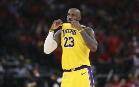Windhorst：詹姆斯还未最终确定是否继续打球 我预计他将继续征战