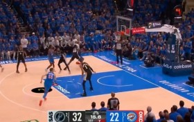 真大腿！麦凯恩弧顶接球再中止血三分 得分全队最高