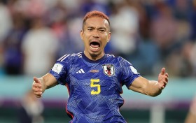 长友佑都以39岁8个月零20天的年龄，成日本队历史第2年长出场球员
