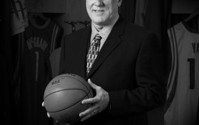 火箭官方缅怀老阿德尔曼：NBA历史最受尊敬&最具影响力的人物之一