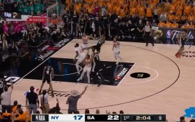 另类3+0！尚帕尼底角三分命中&沙梅特推飞巴恩斯 巴恩斯加罚没进