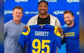 留队信号？詹姆斯欢迎NFL球星迈尔斯·加勒特来到洛杉矶