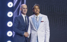 小迈克尔·布朗快问快答：最难忘的NBA时刻是詹姆斯1比3逆转勇士