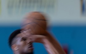 魔鬼筋肉人！字母哥INS晒出训练照：赢在今天💯💪🏾