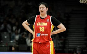 张子宇：澳大利亚女篮是非常优秀的团队 在她们身上学到很多东西
