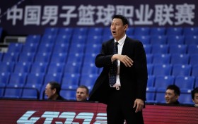 李楠完成上任北京男篮主帅后首秀 球队热身赛两连胜