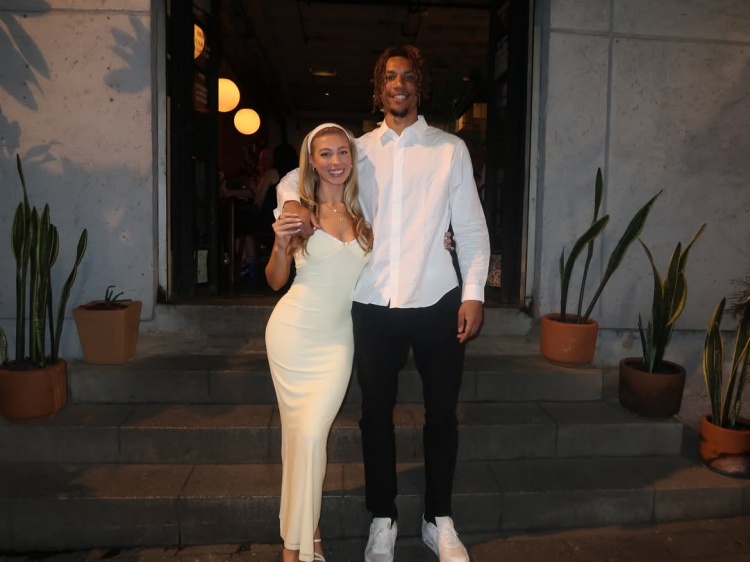 心都碎了!克拉克未婚妻发文悼念:请在天上继续守护我 我需要你插图1 undefined