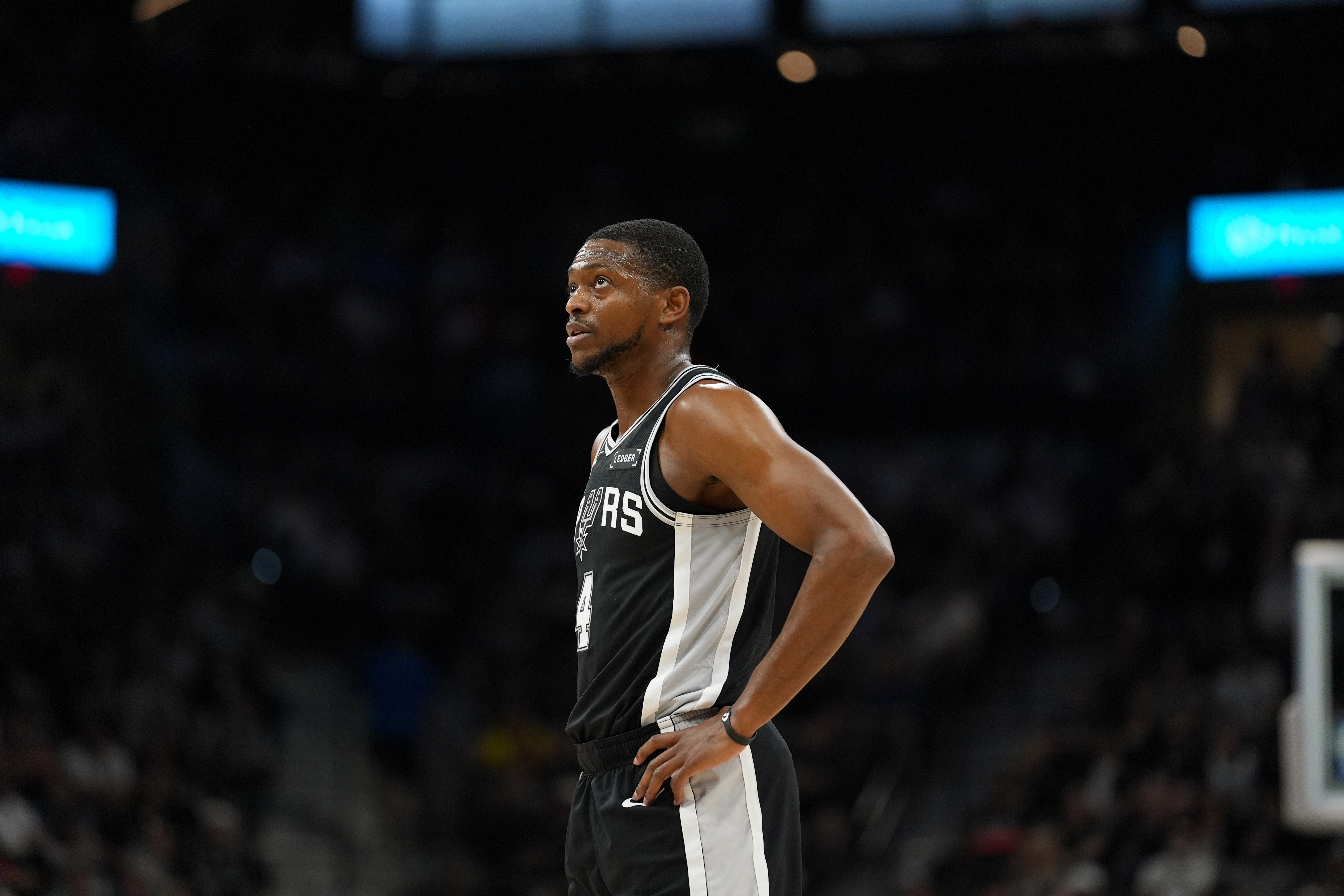 明日NBA西决G1马刺客战雷霆 福克斯和科内特因伤出战成疑插图