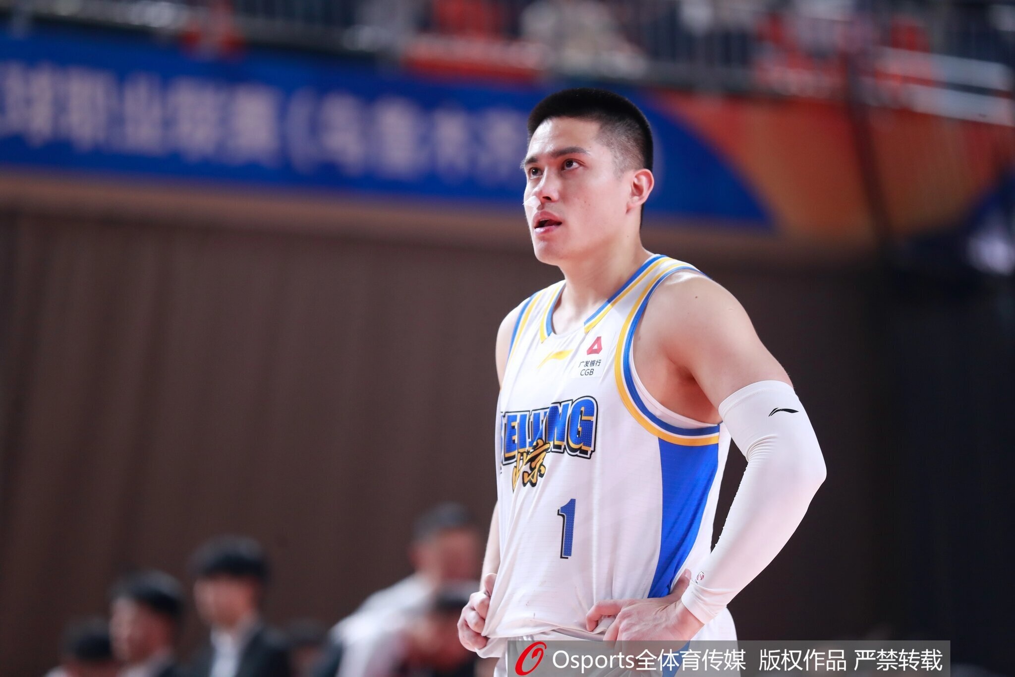 媒体人:陈盈骏&杰曼梦回上赛季半决赛 上海后卫短板本场体现明显插图 媒体人:陈盈骏&杰曼梦回上赛季半决赛 上海后卫短板本场体现明显插图