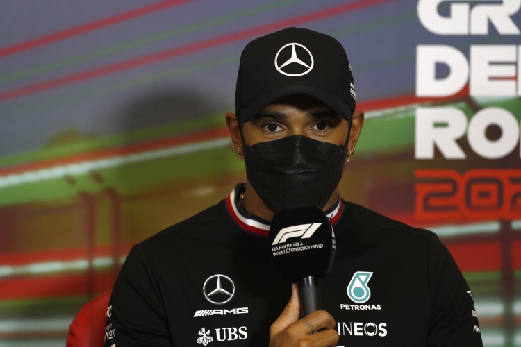 忠实枪迷！F1车手汉密尔顿社媒庆祝阿森纳夺冠：COYG插图