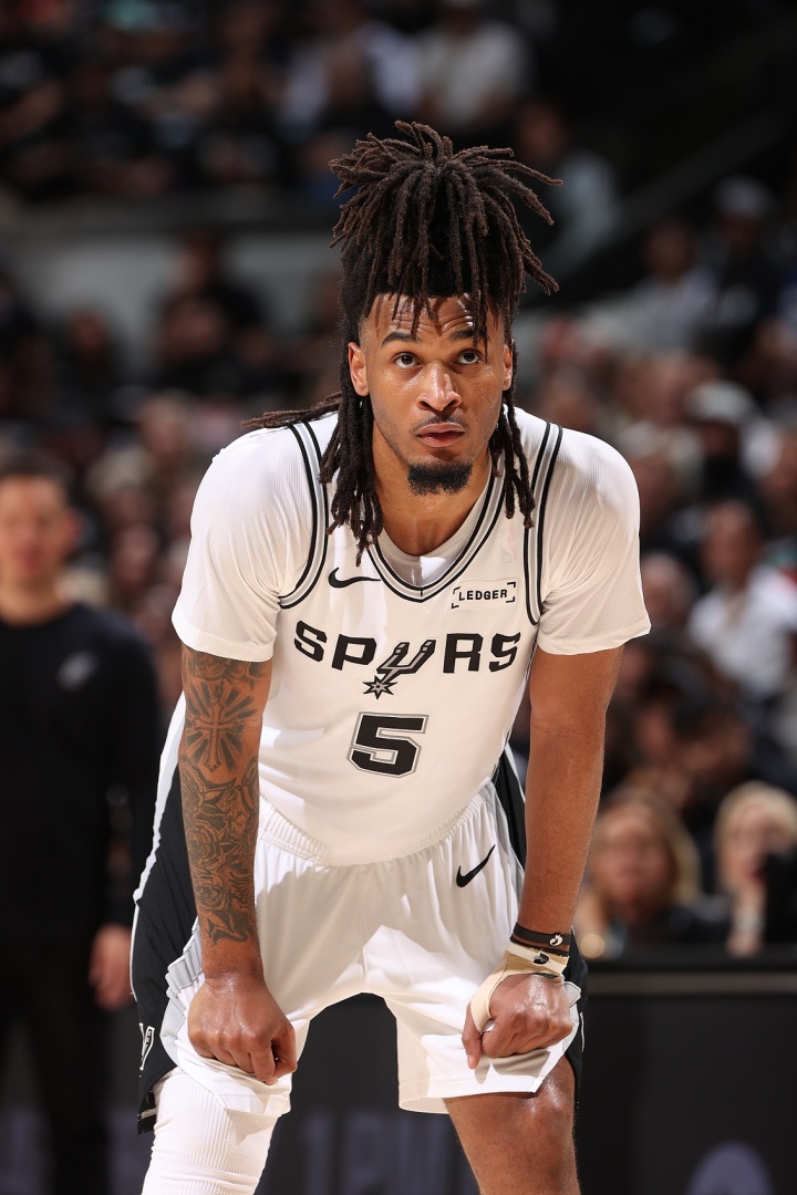 卡斯尔两战狂送18个失误 追平哈登创造的NBA历史纪录！插图
