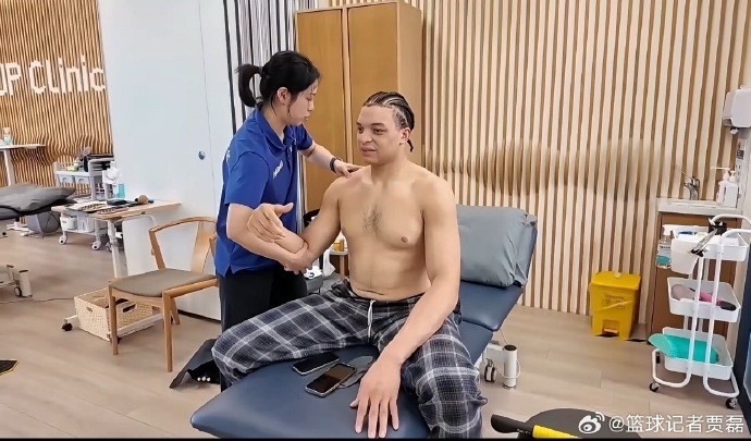 白边依然没踩场训练&洛夫顿仍在治疗 G2上海可能仍将以双外援出战插图 白边依然没踩场训练&洛夫顿仍在治疗 G2上海可能仍将以双外援出战插图