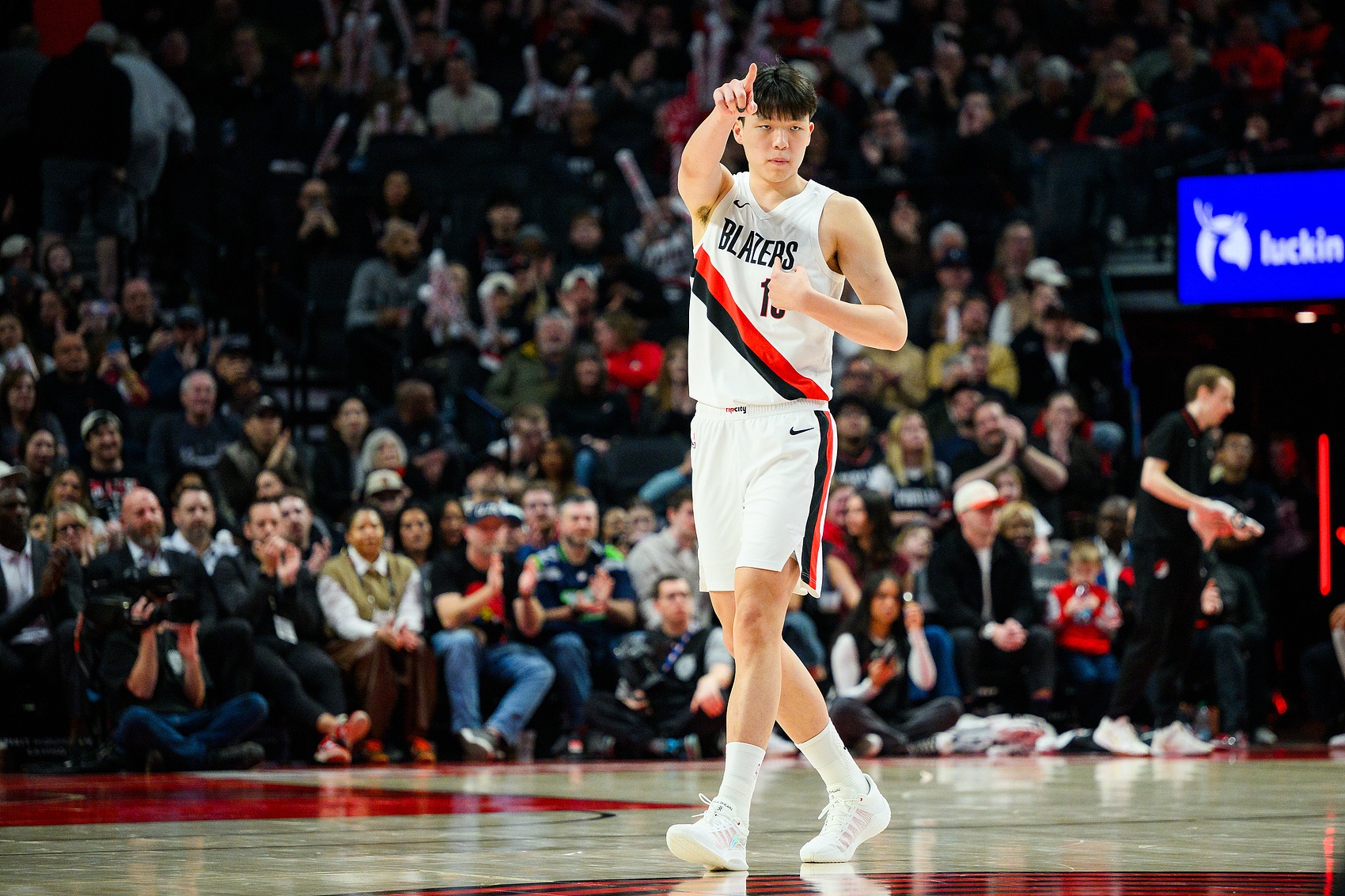 杨瀚森谈第一年打NBA感受：快 转换快&节奏快&要不停地折返跑插图