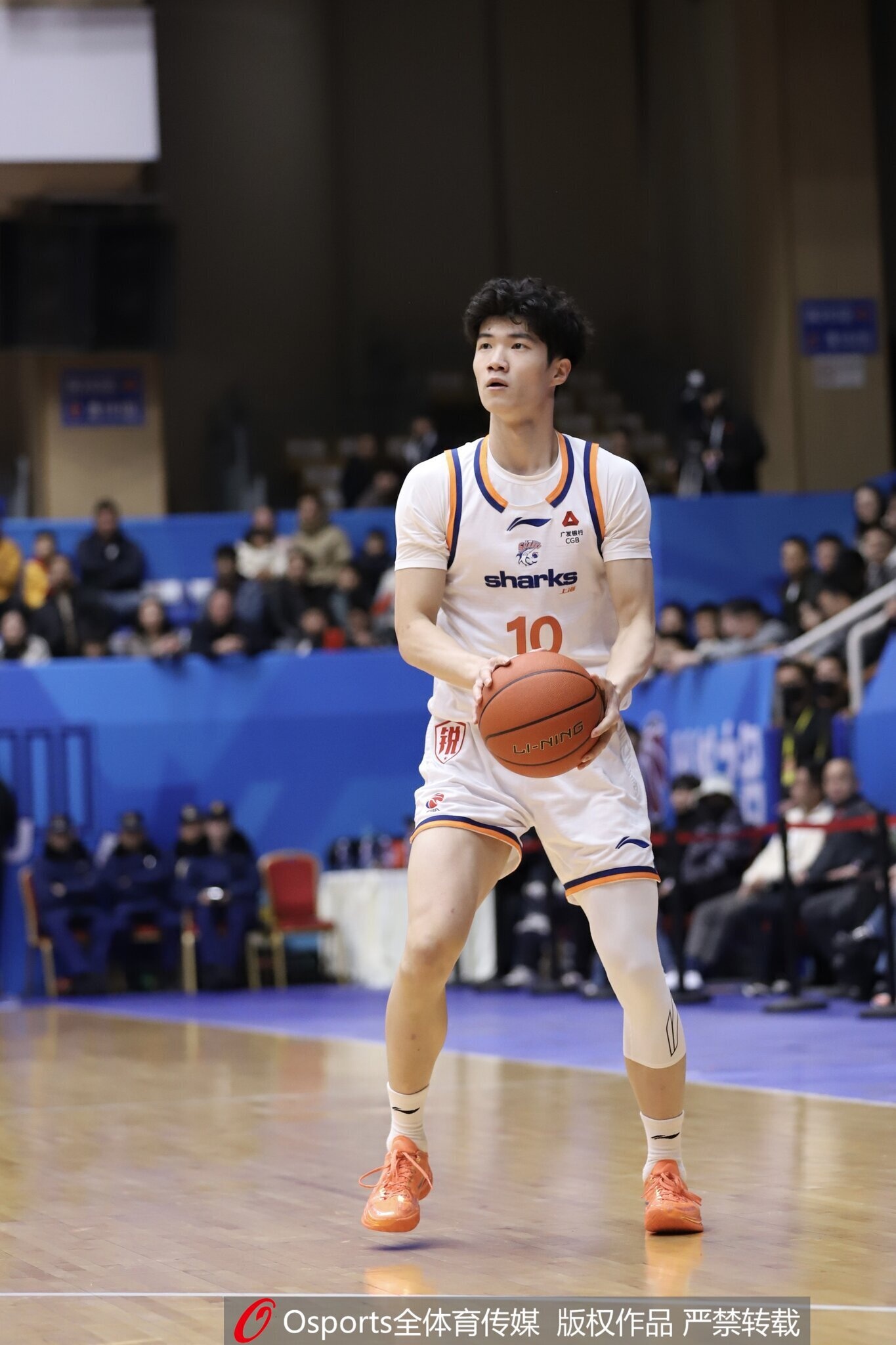 媒体人:偰李永炜出去多练练还会提高 身高有优势 高快灵才是未来插图 媒体人:偰李永炜出去多练练还会提高 身高有优势 高快灵才是未来插图