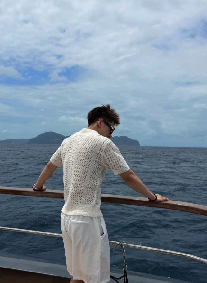 杨溢晒与女友的合照:享受生活之乐 不惧时光短暂🏝️🐚插图2 undefined