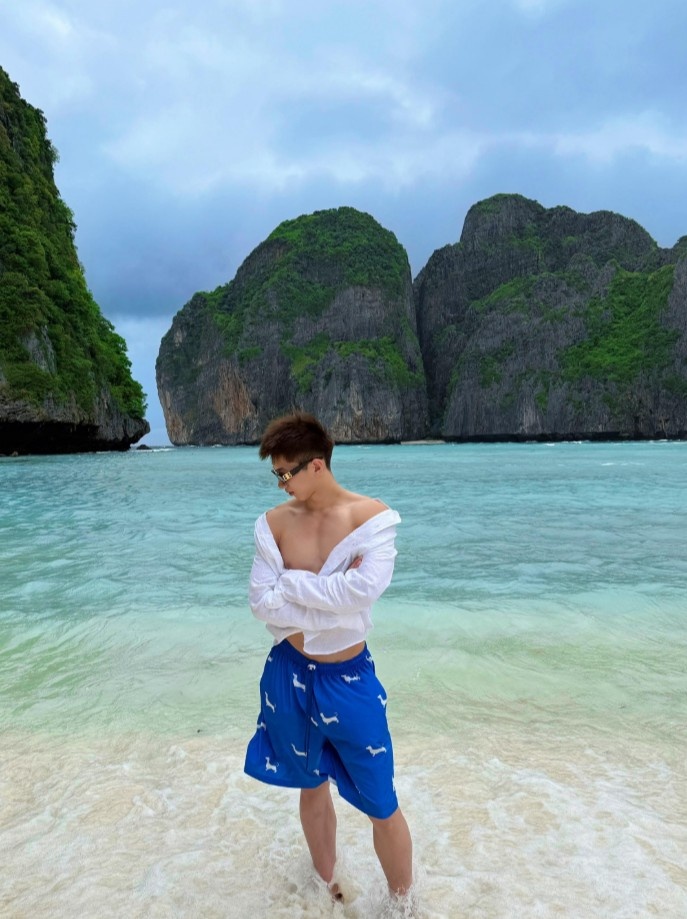 杨溢晒与女友的合照:享受生活之乐 不惧时光短暂🏝️🐚插图8 undefined