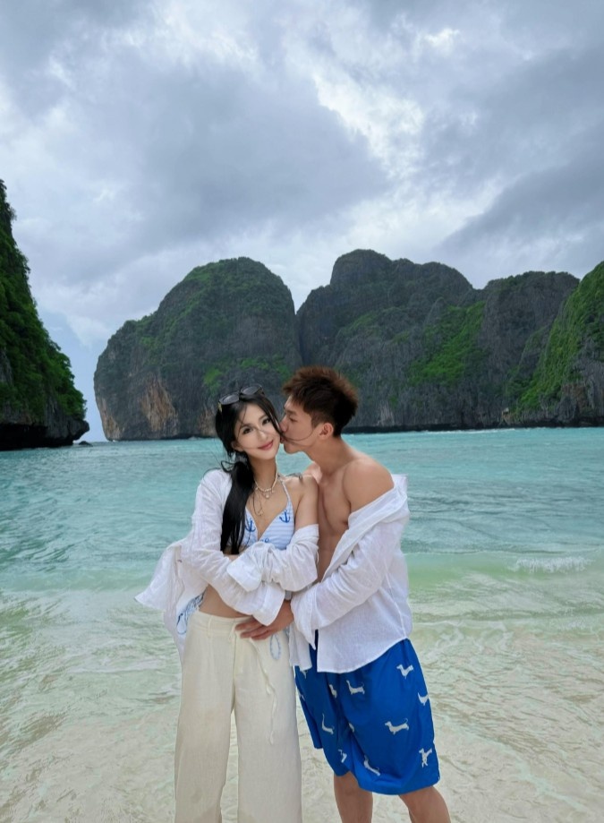 杨溢晒与女友的合照:享受生活之乐 不惧时光短暂🏝️🐚插图10 undefined